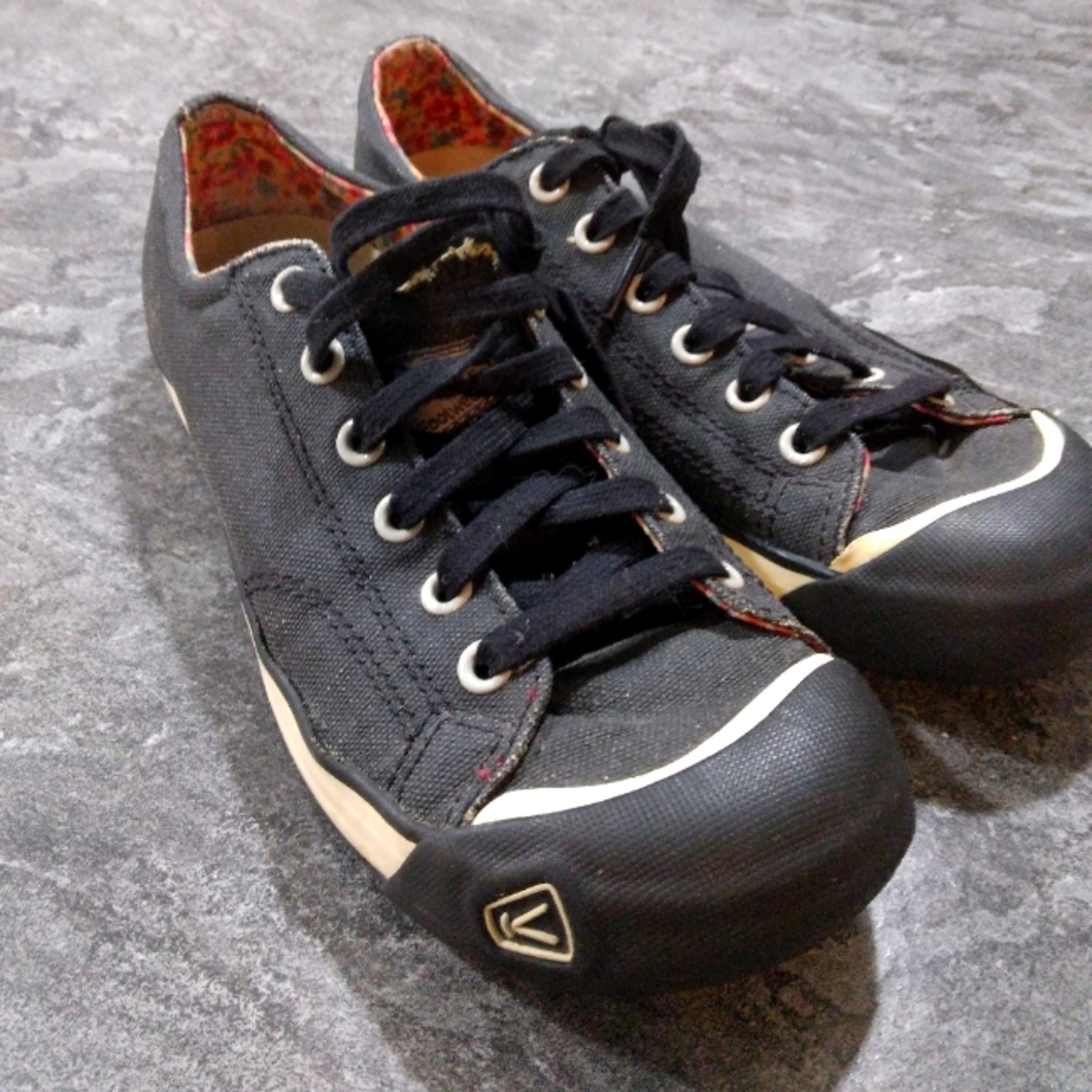 Keen shoes size 7